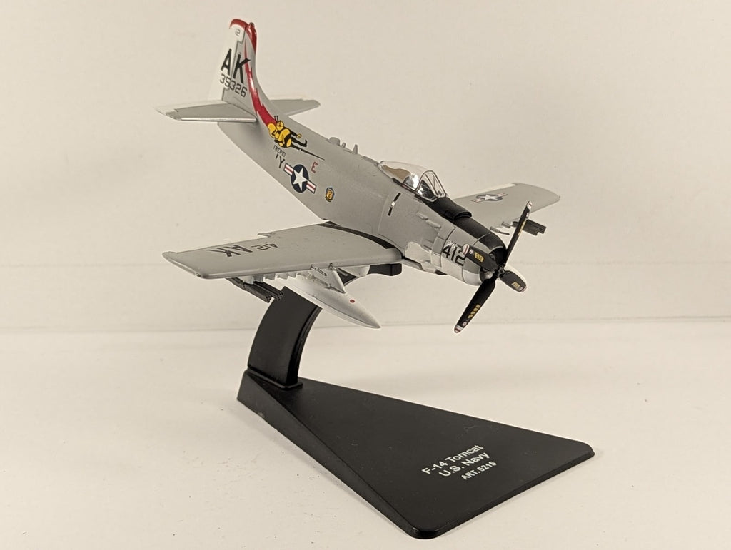 Easy Model 1:72 Douglas A-1H Skyraider Model Aircraft 135326