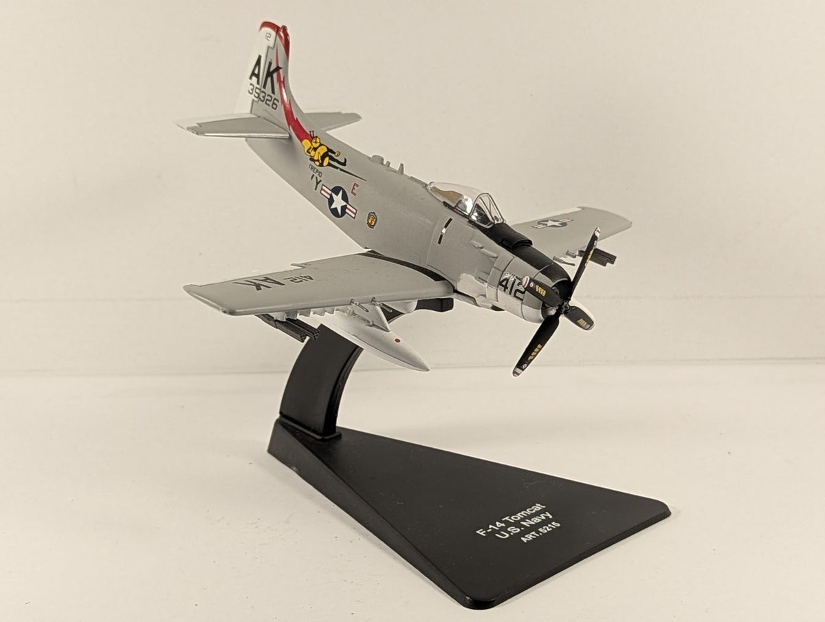 Easy Model 1:72 Douglas A-1H Skyraider Model Aircraft 135326