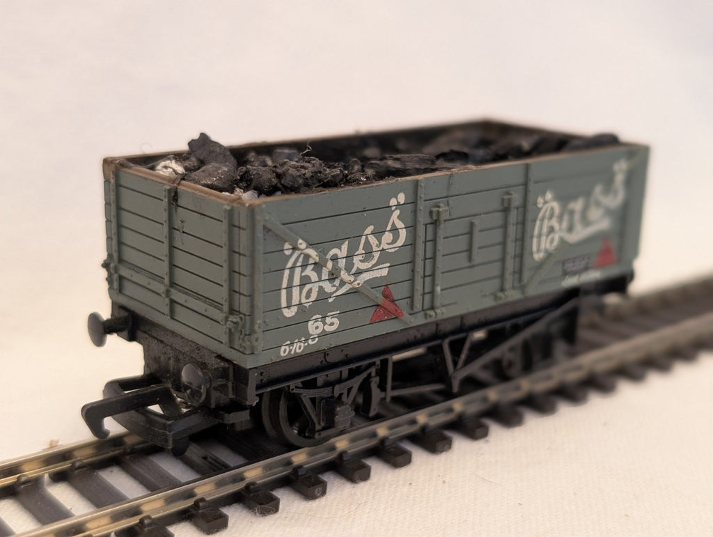 Mainline OO Gauge 7-Plank Open Wagon 'Bass's' Goods Wagon 65 Bass's