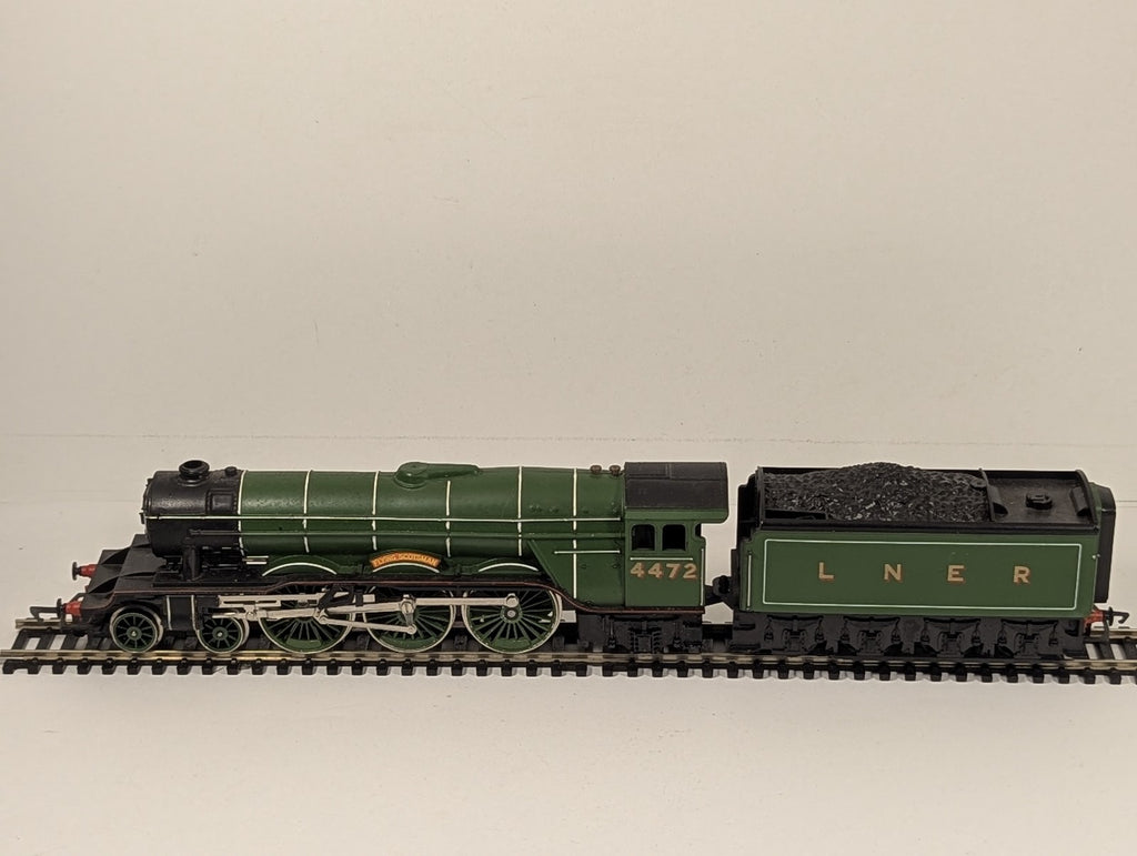 Hornby OO Gauge Class A3 4-6-2 'Flying Scotsman' Steam Locomotive 4472