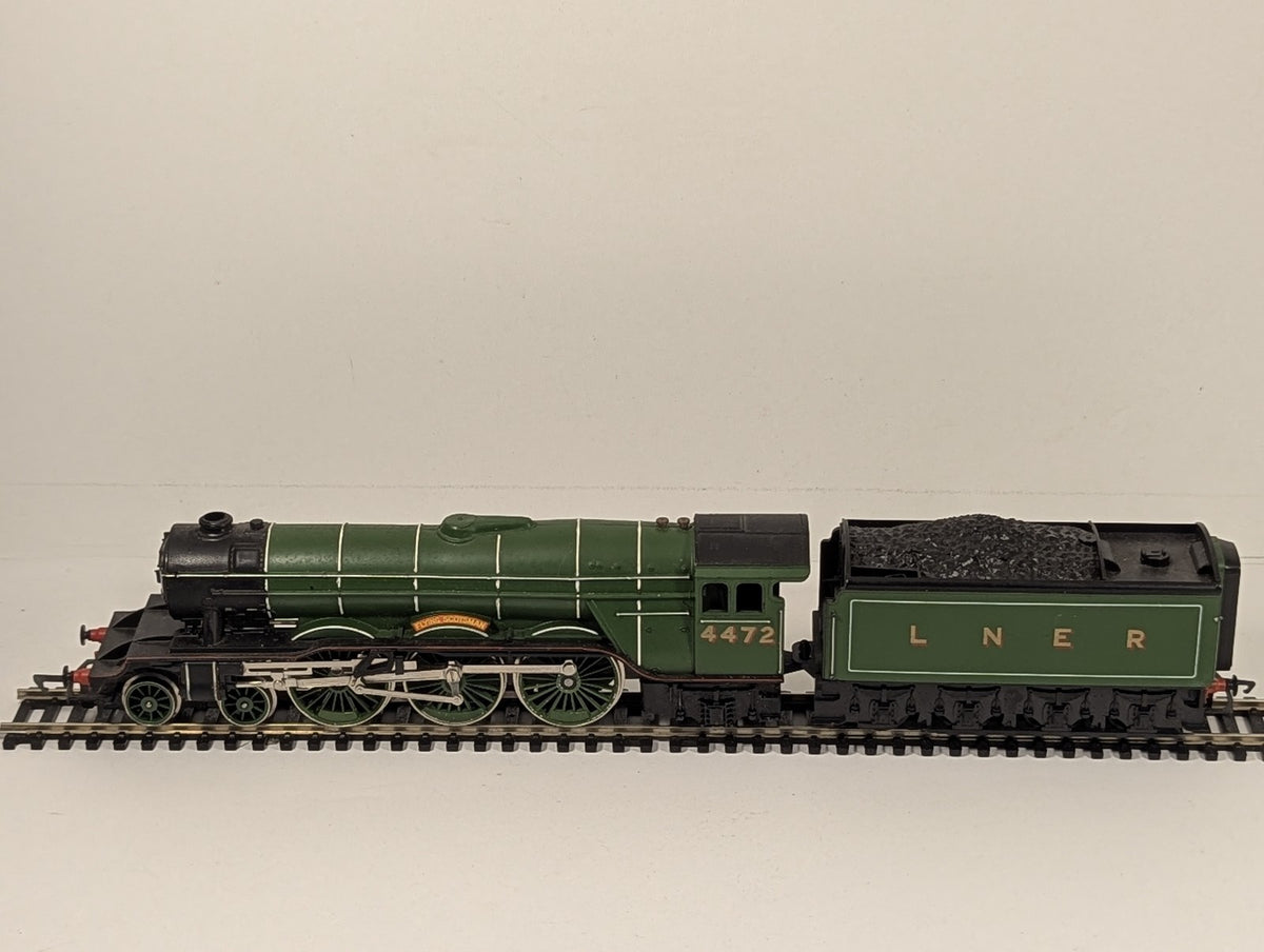 Hornby OO Gauge Class A3 4-6-2 'Flying Scotsman' Steam Locomotive 4472