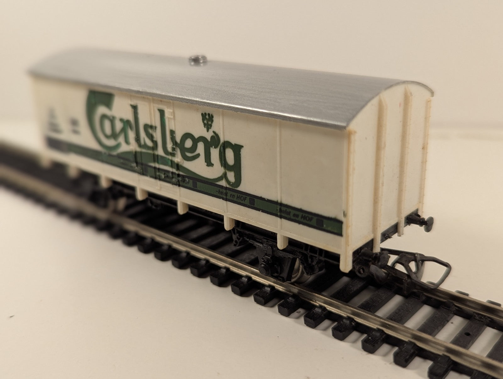 Jouef 6268JOU Refrigerated Beer Car – Carlsberg