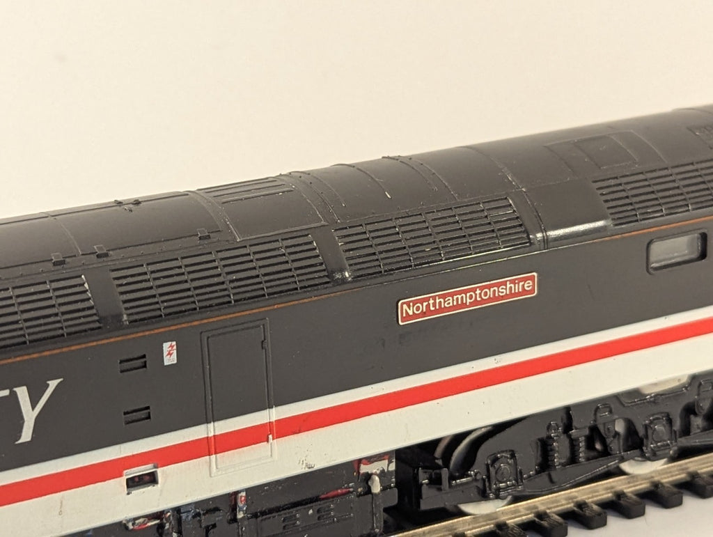 Hornby OO Gauge Class 47 47586 Northamptonshire InterCity Swallow Dummy Unit