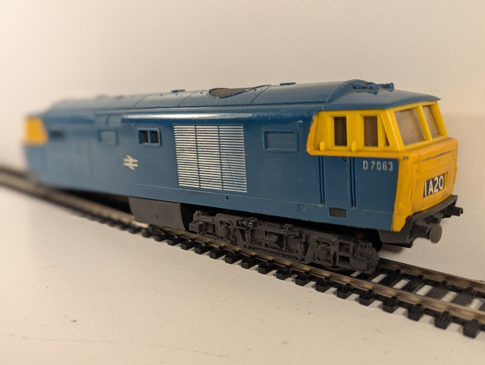 Tri-ang Hornby R758 OO Gauge Class 35 Hymek BR Blue - Spares/Repairs