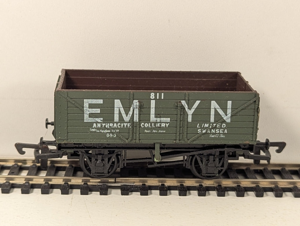 Dapol B170 OO Gauge Emlyn Anthracite Colliery 7 Plank Wagon