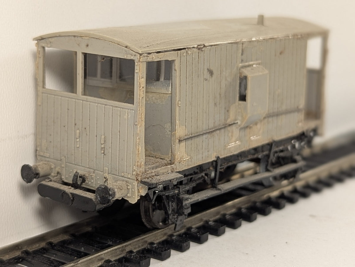 Dapol OO Gauge SR 25t Pillbox Brake Van Unpainted C035