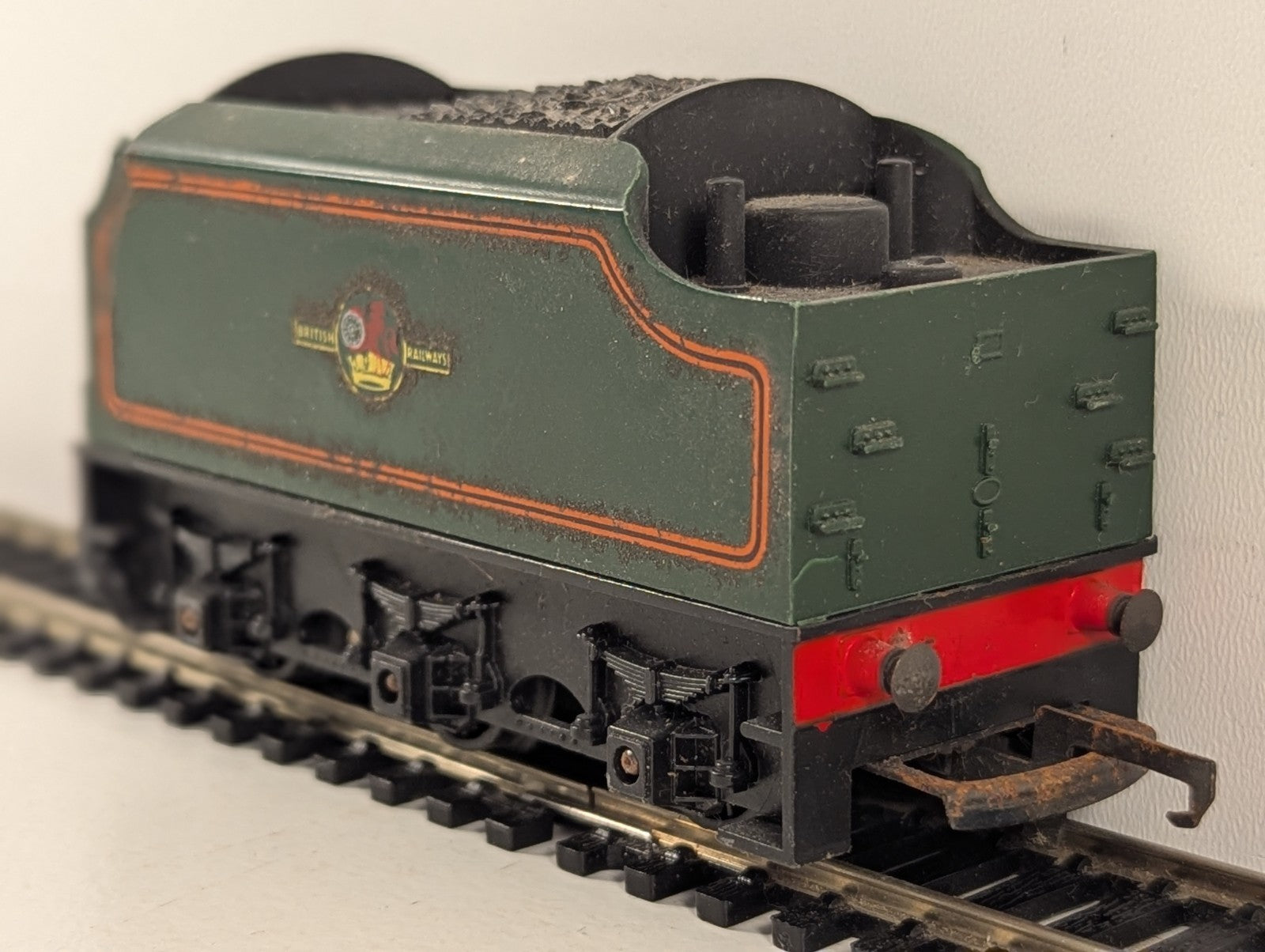 Tri-ang R30 OO Gauge Stanier Tender BR Lined Green - Spares/Repairs