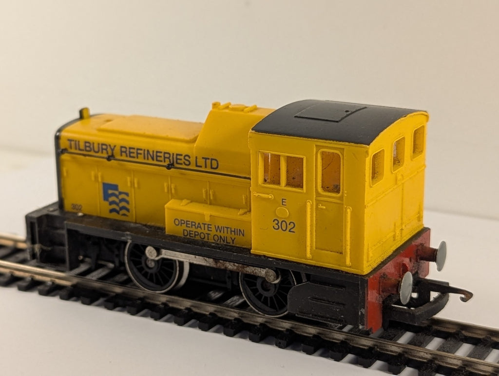 Hornby R801 Class 06 Shunter 'Tilbury Refineries' Yellow Diesel Locomotive