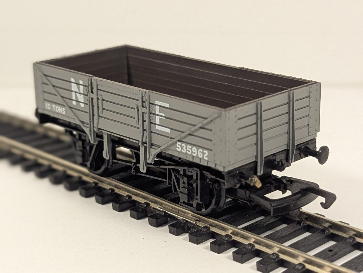 Dapol OO Gauge NE 5-Plank 10 Ton Open Wagon 535962 LNER Grey