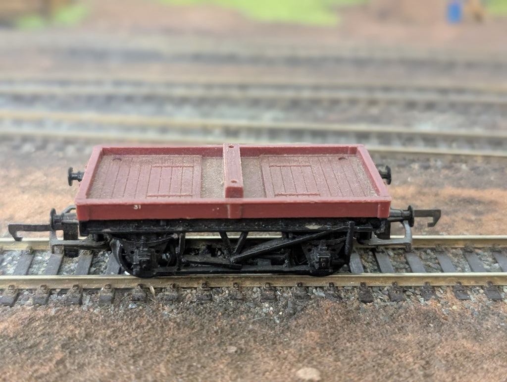 Triang R017 (R17) Bolster Wagon B913011 Red/Brown