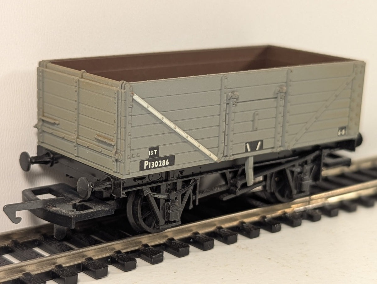 Airfix GMR 54366 7-Plank Wagon BR Grey