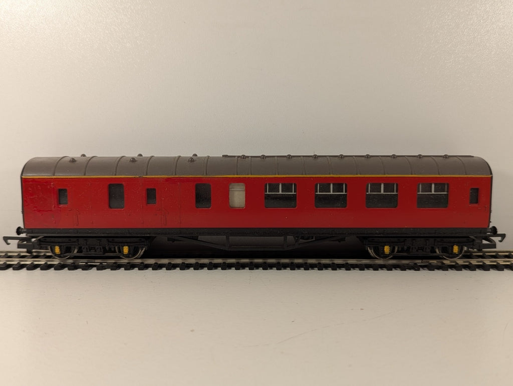 Hornby OO Gauge ex-LMS 57ft Suburban Brake Third Coach