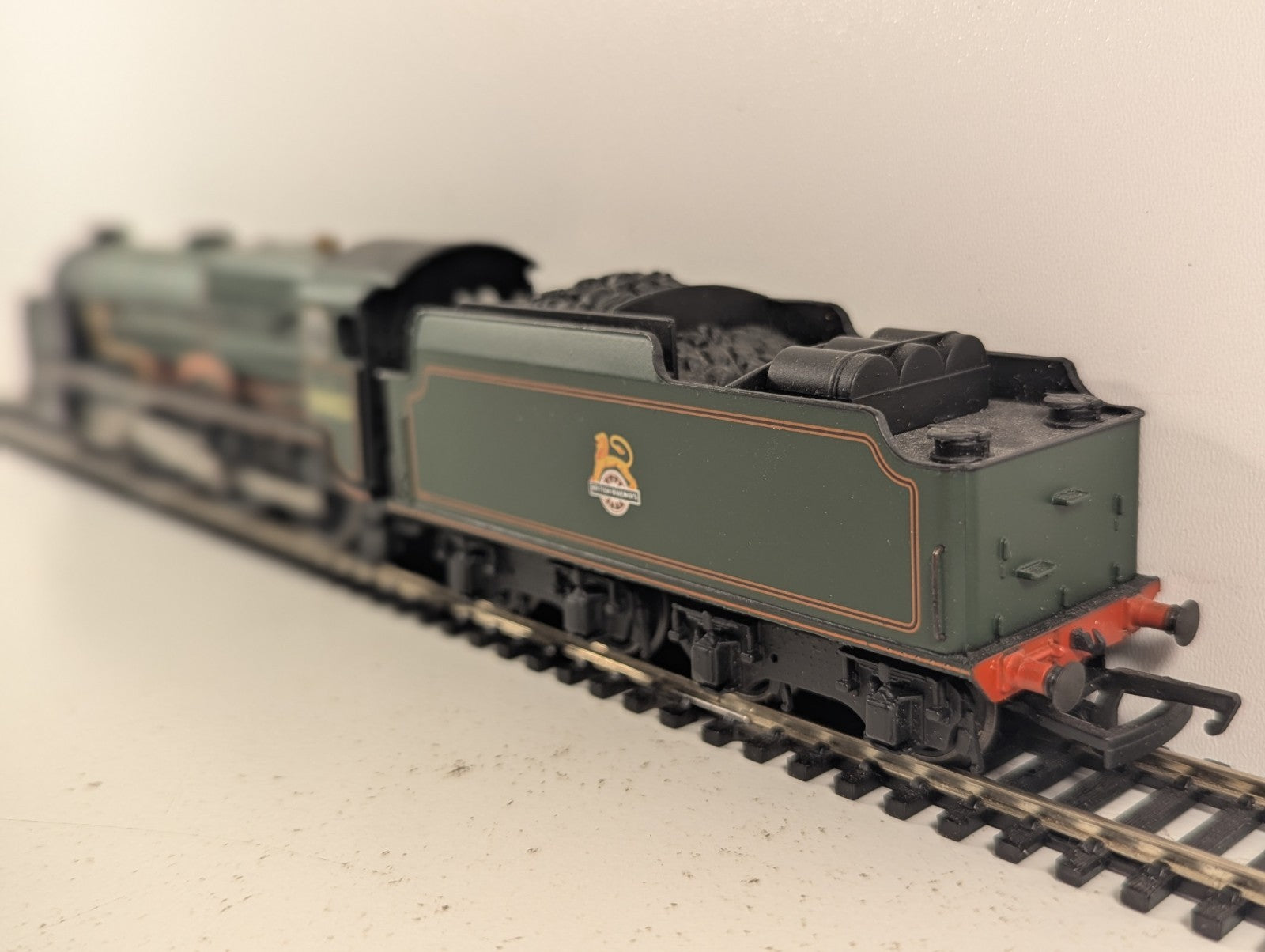 Bachmann OO Gauge Lord Nelson Class 4-6-0 30852 'Sir Walter Raleigh