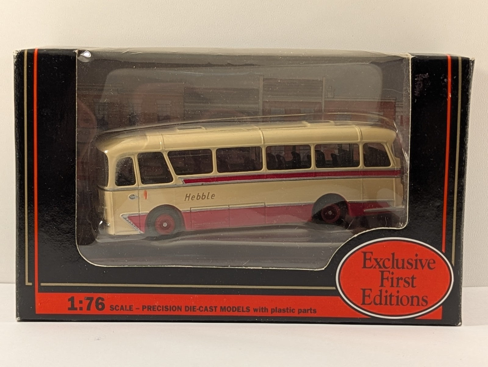 EFE Harrington Cavalier Coach – Hebble Livery – 1:76 Scale