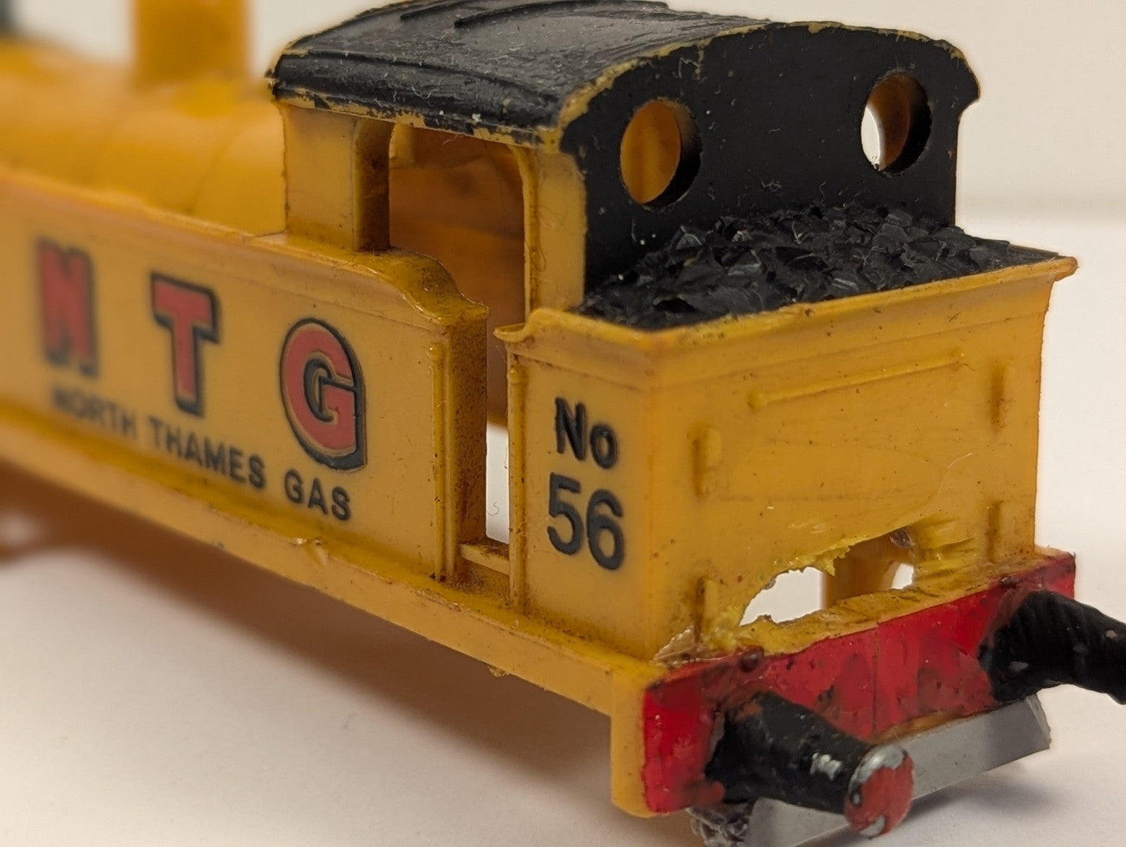 Wrenn W2202 OO Gauge SECR R1 Tank Locomotive North Thames Gas