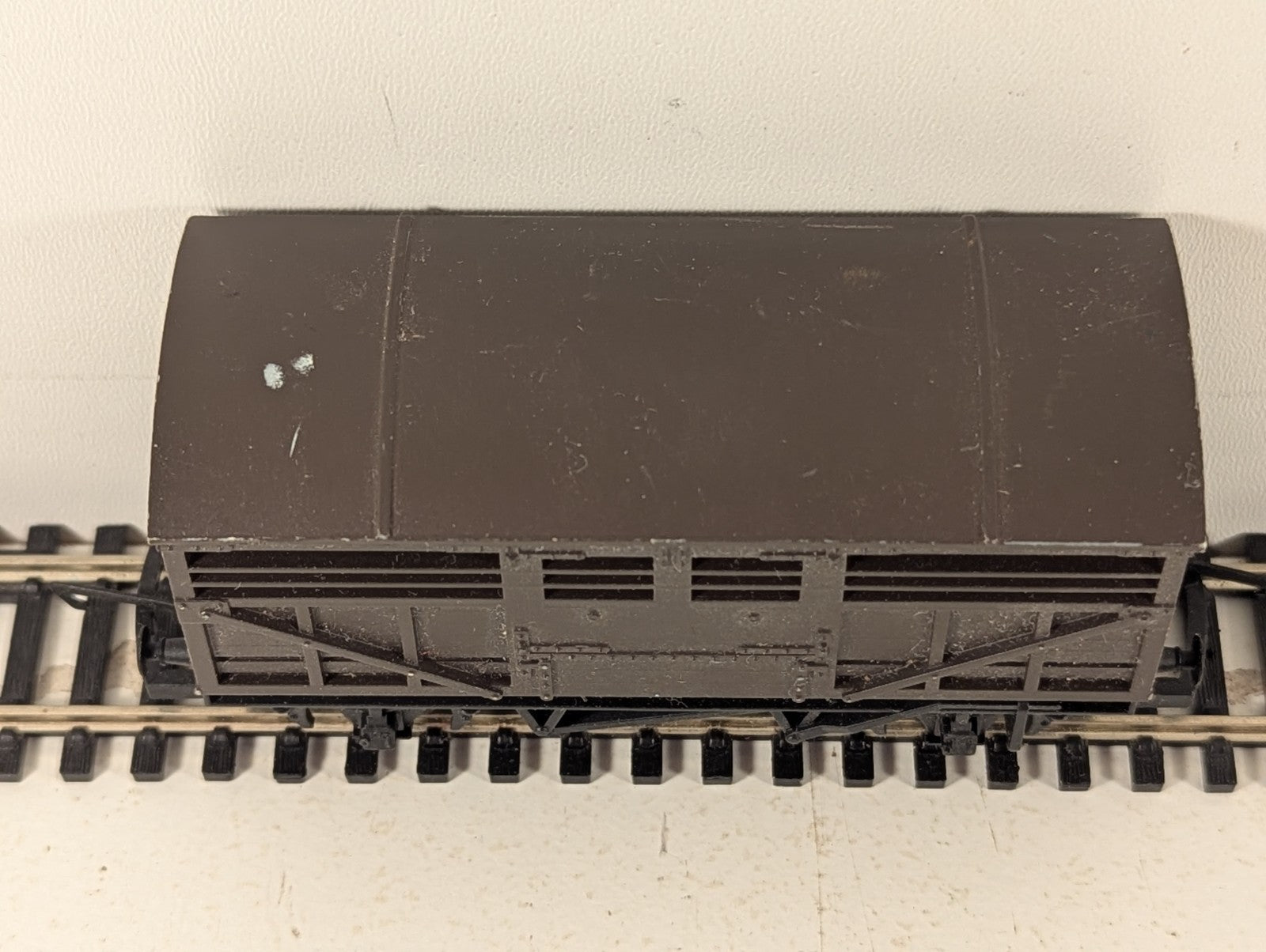 Hornby OO Gauge SR Cattle Wagon Goods Wagon Brown Thomas and Friends