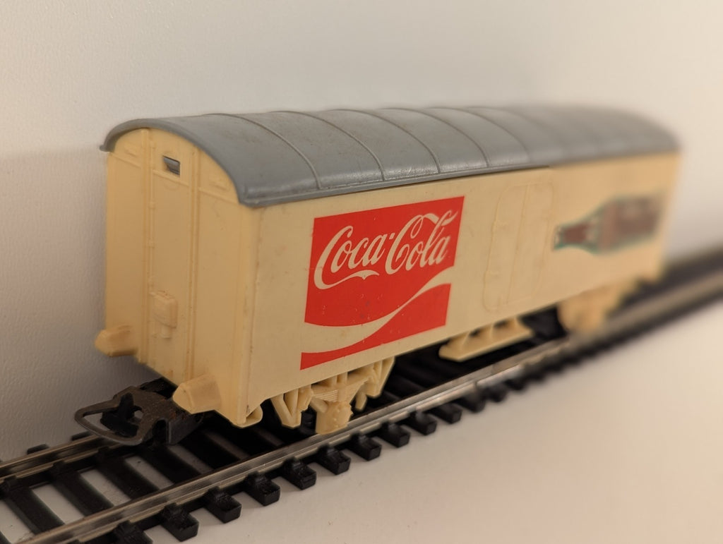 Lima HO Gauge Coca-Cola Refrigerator / Covered Goods Van
