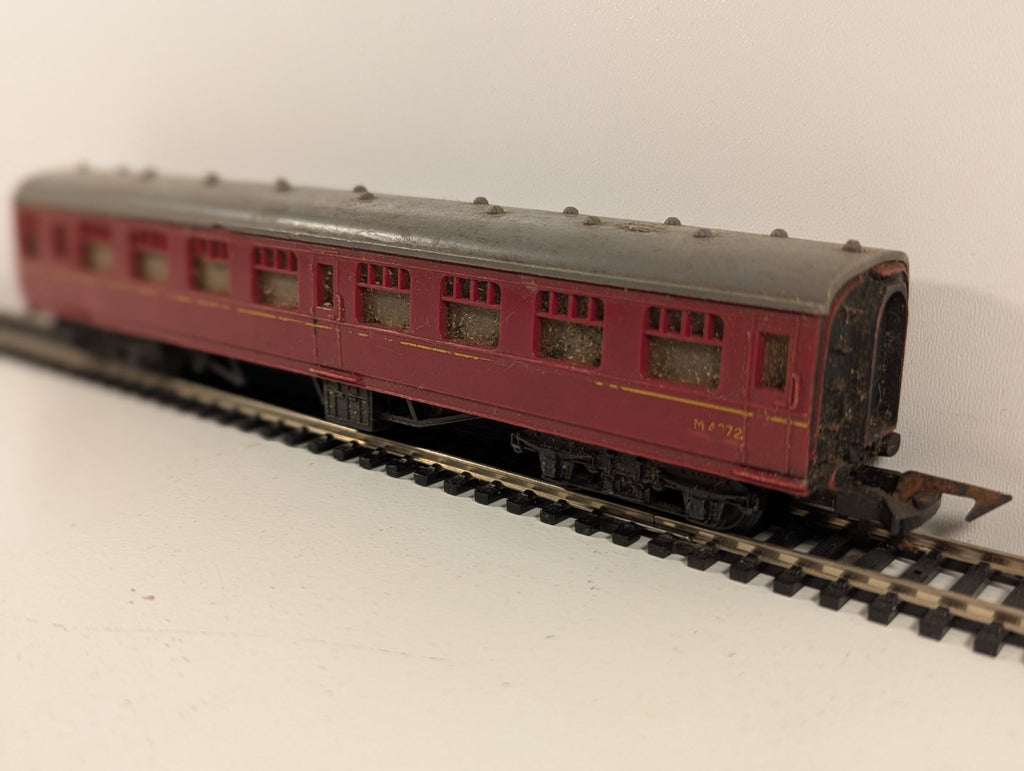 Jouef HO Gauge BR Mk1 Maroon Passenger Coach