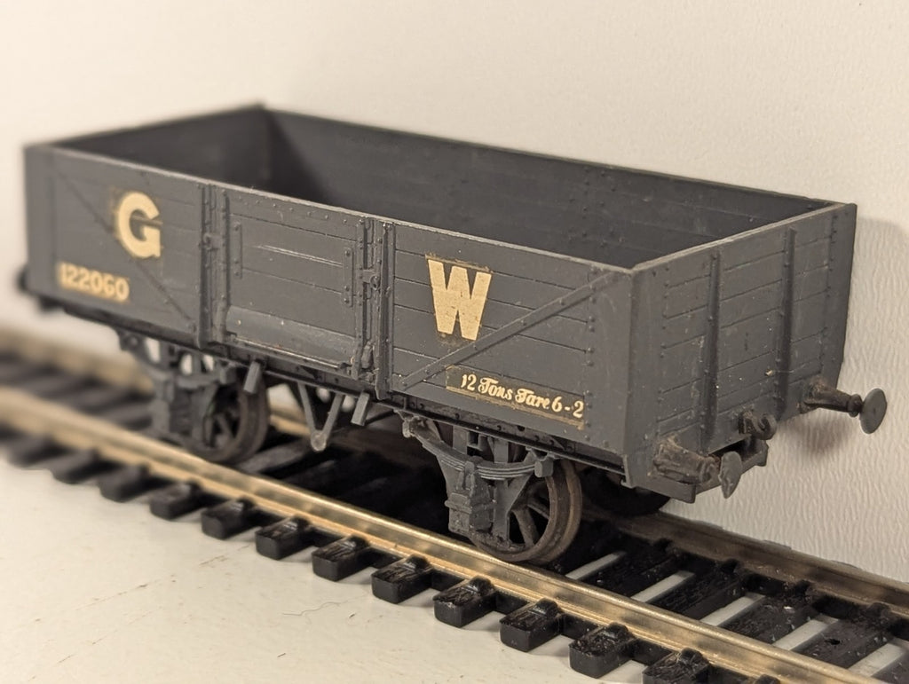 Peco OO Gauge GWR 5 Plank Open Wagon – Built Kit and missing 2 buffers