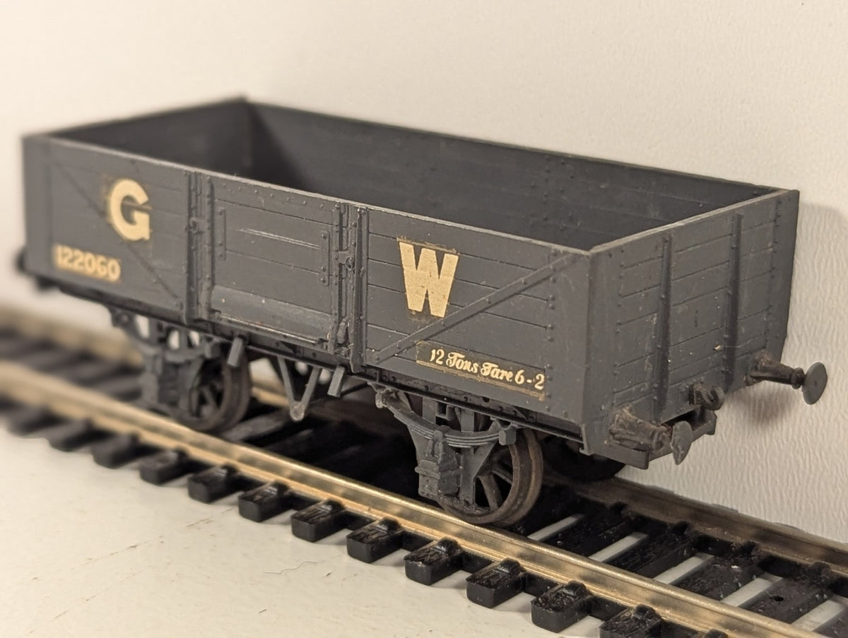 Peco OO Gauge GWR 5 Plank Open Wagon – Built Kit and missing 2 buffers