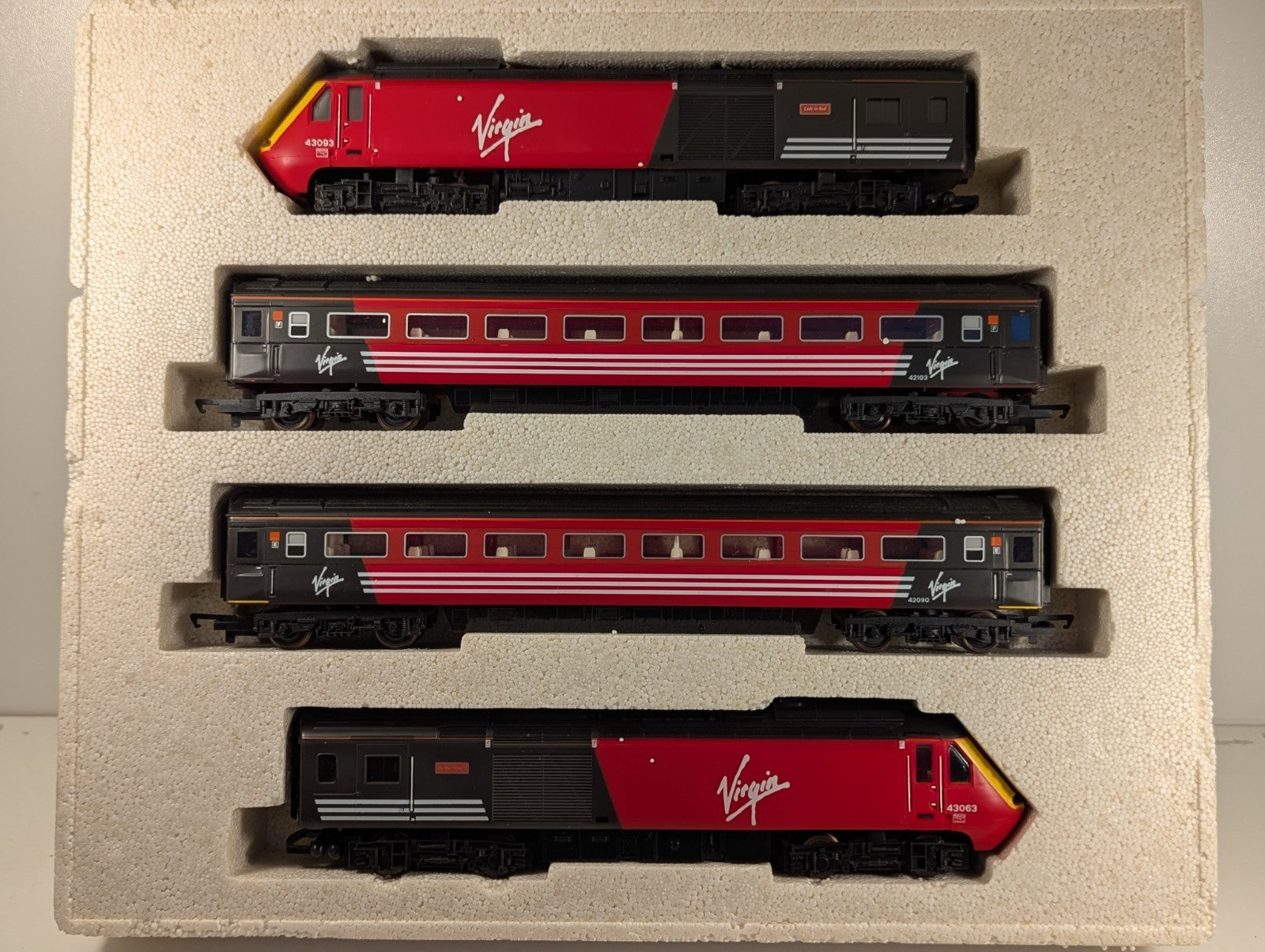 Hornby R2045 OO Gauge Virgin Trains 125 High Speed Train Pack