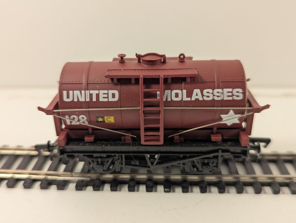 Mainline 12-Ton Tank Wagon in United Molasses Livery