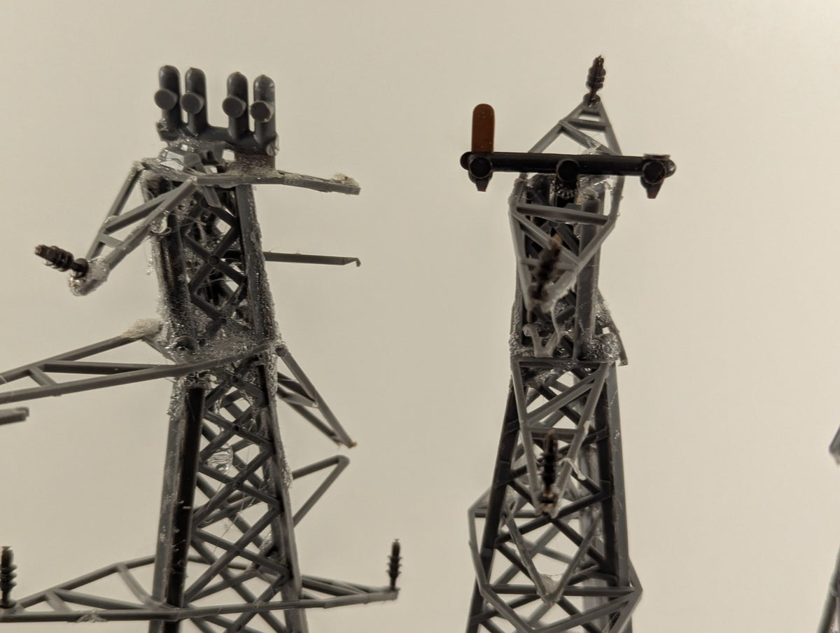 Dapol OO Gauge Electricity Pylons Scenic Accessories Grey