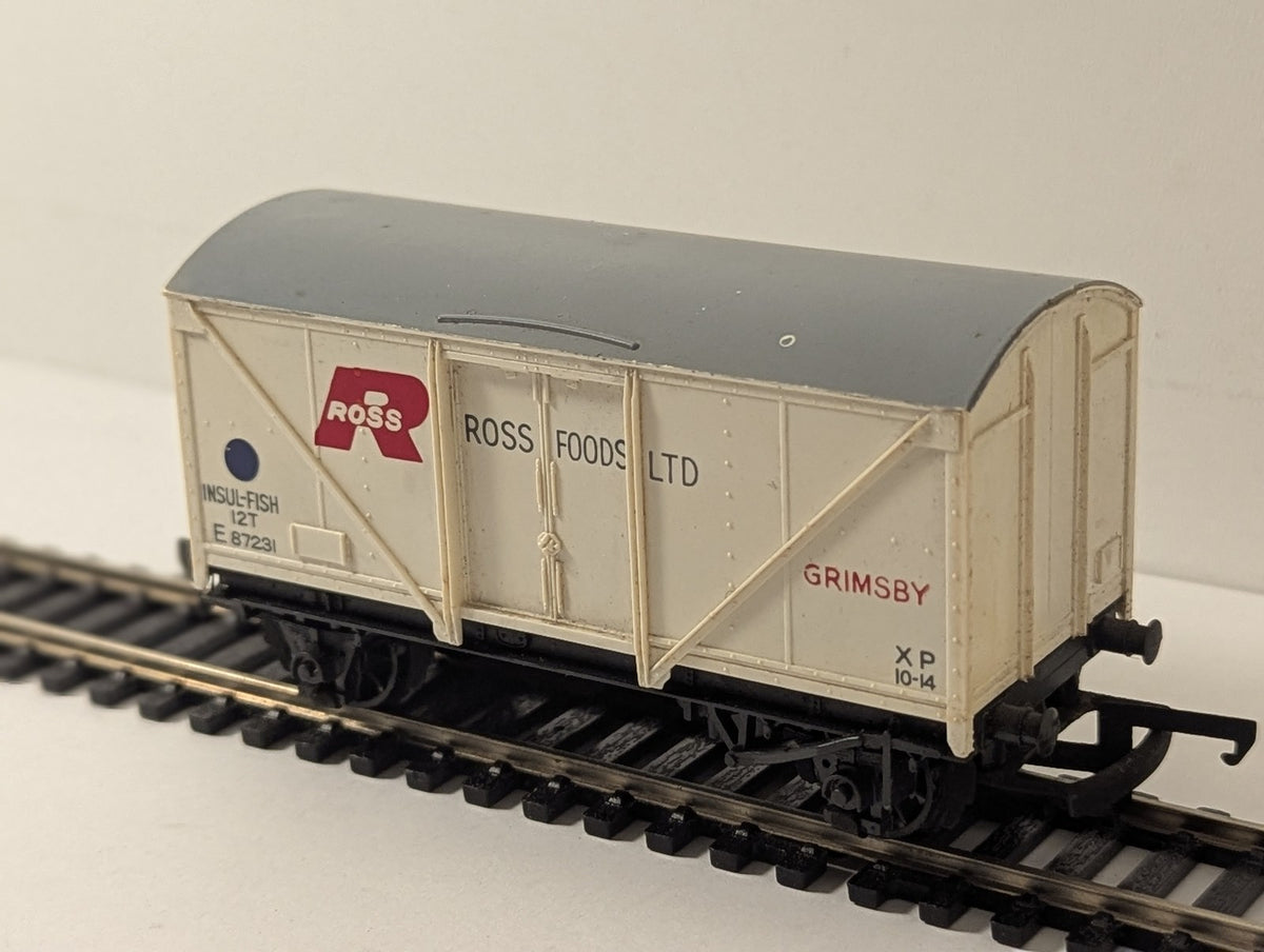 Wrenn OO Gauge Ross Foods 12T Insulated Fish Van Goods Wagon E87231