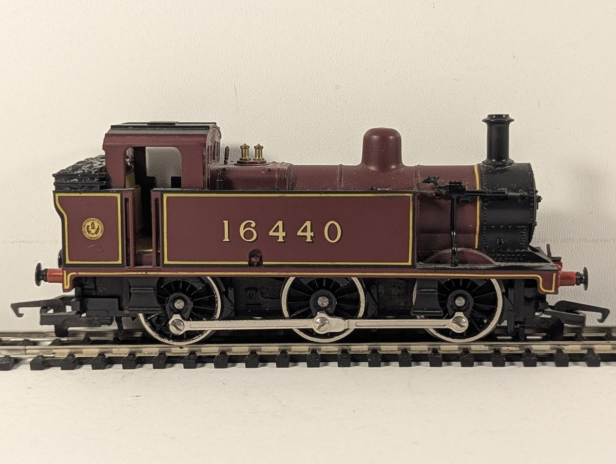 Hornby OO Gauge Class 3F Jinty 0-6-0T Steam Locomotive 16440 LMS Maroon R052