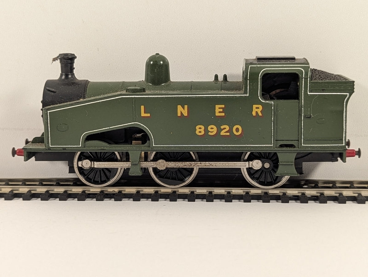 Lima OO Gauge Class J50 0-6-0T Steam Locomotive 8920 LNER Green 205111