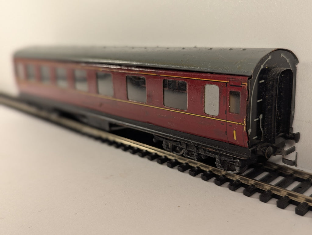 Hornby Dublo OO Gauge BR Maroon Corridor Composite Coach Passenger Coach M 4193