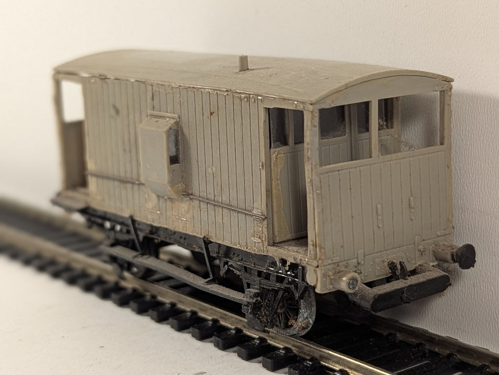Dapol OO Gauge SR 25t Pillbox Brake Van Unpainted C035