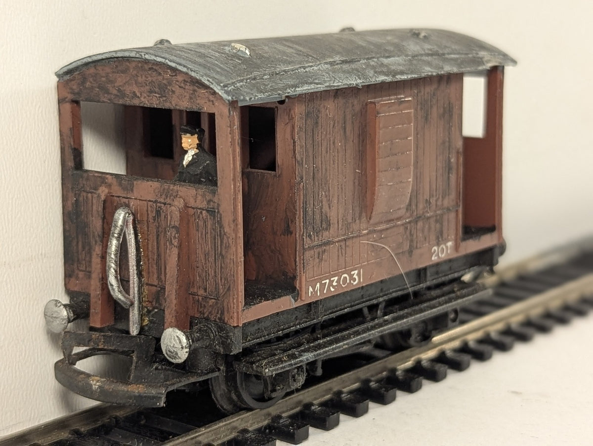 Tri-ang OO Gauge 20 Ton Brake Van M73031 BR Bauxite R16