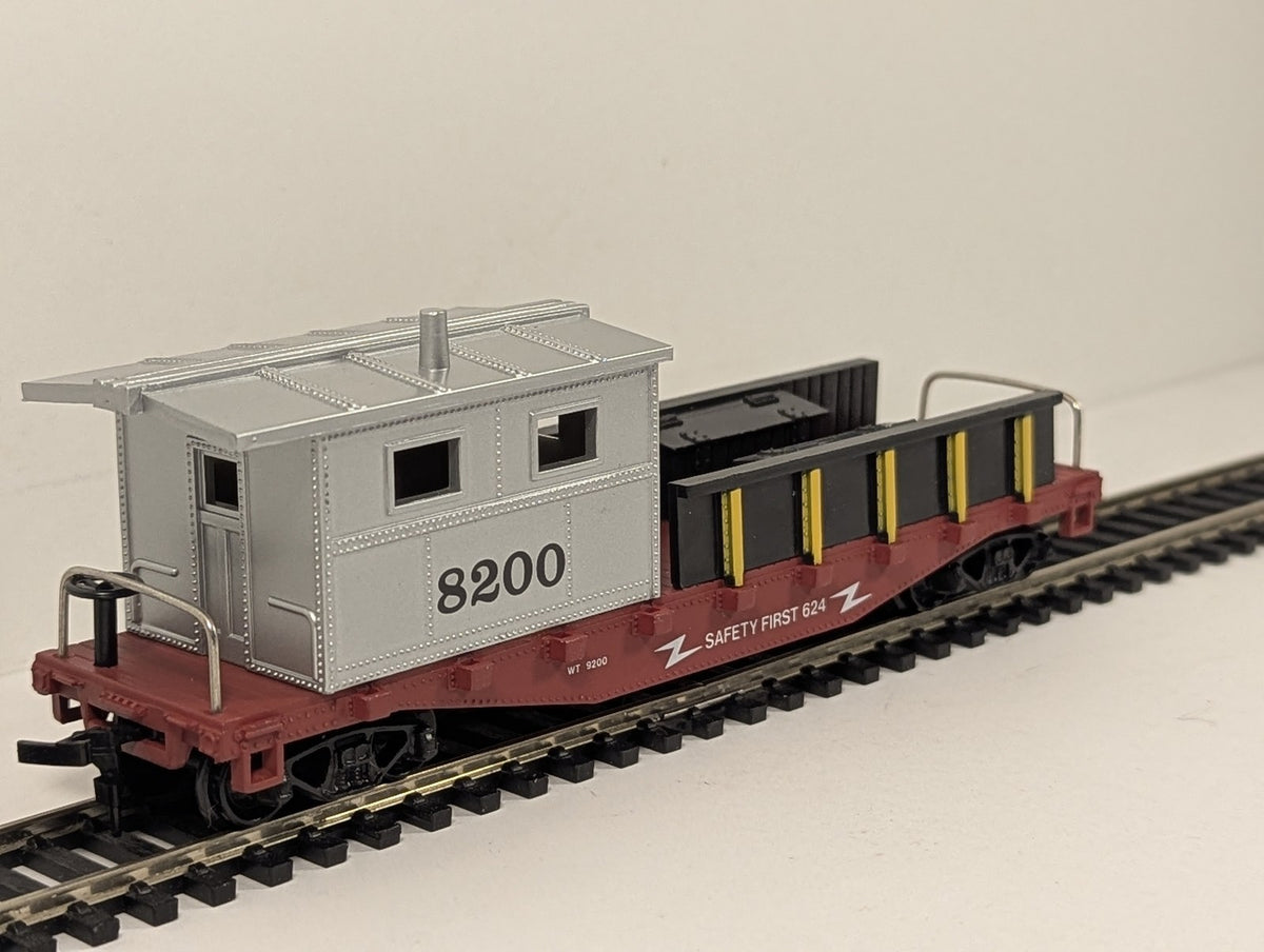 Model Power HO Scale 40' Work Caboose with Tool Boxes 8200 Safety First