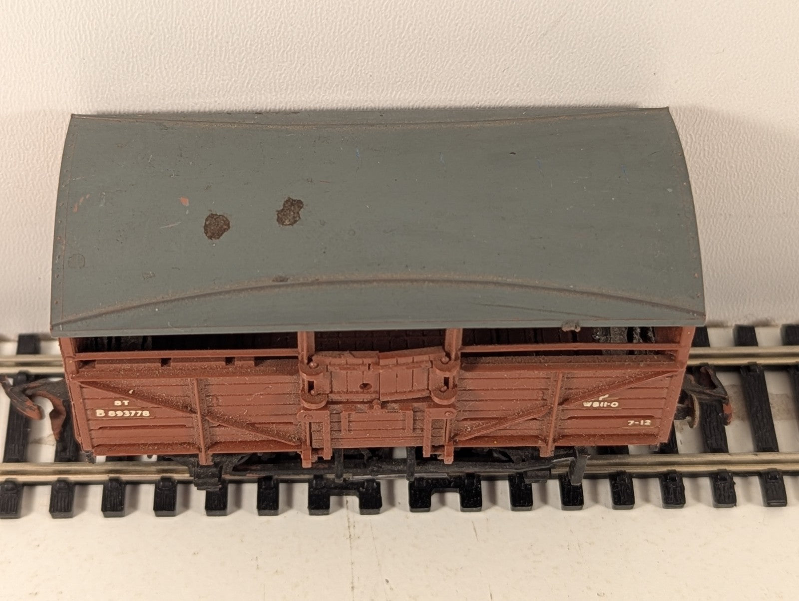 Airfix BR 8-Ton Cattle Wagon Brown