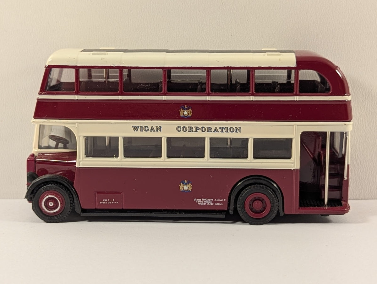 EFE 15801 Leyland PD1 Lowbridge Bus – Wigan Corporation Livery – 1:76 Scale