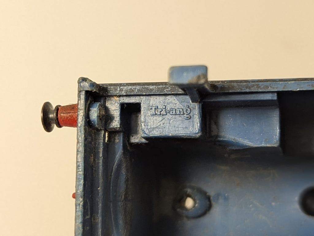 Tri-ang OO Gauge Nelly 0-4-0 Tank Locomotive Body 7 Blue R.355 Spares or Repair