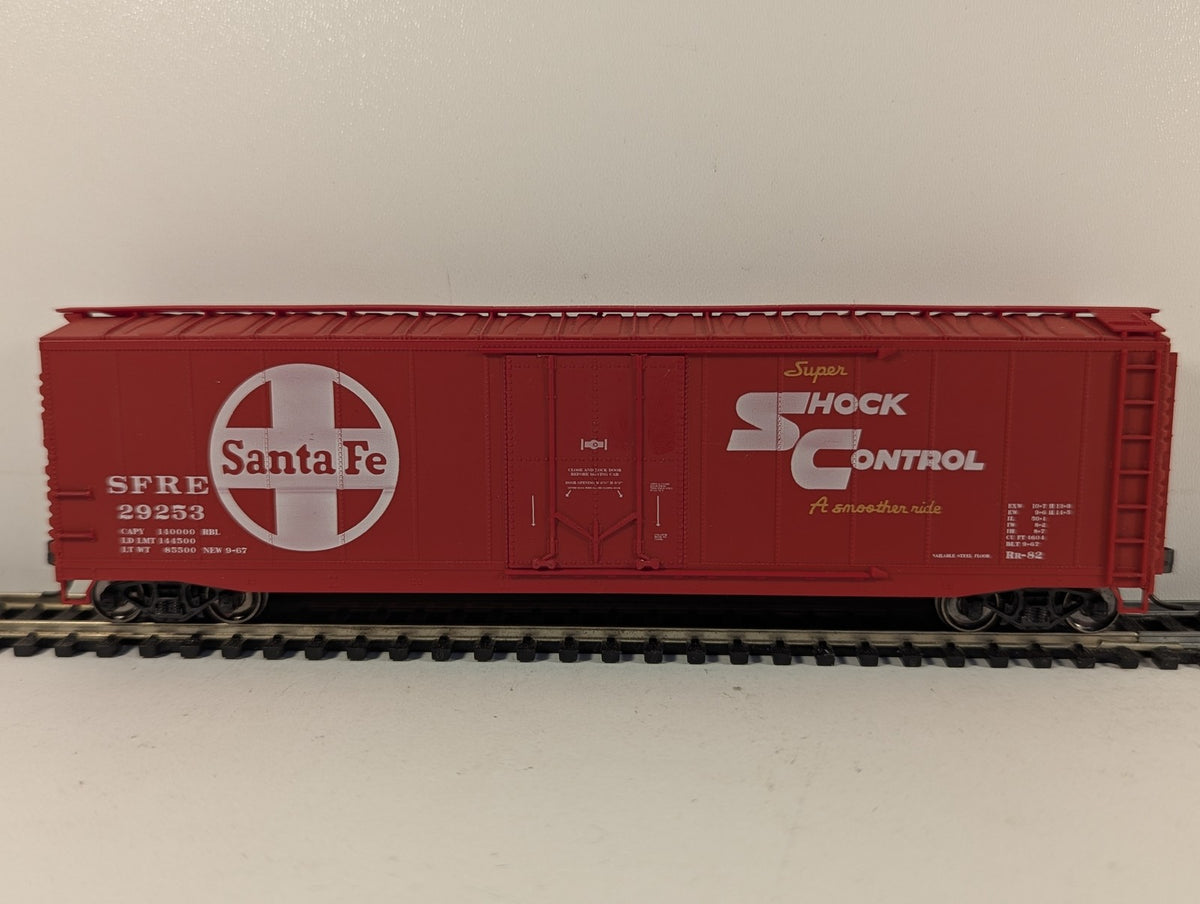 InterMountain HO Scale 50ft Insulated Boxcar 29253 Santa Fe Red