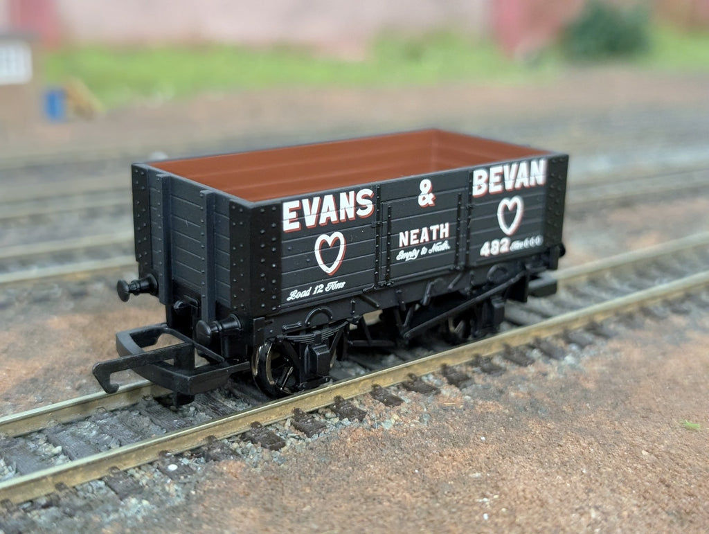Hornby R142 OO Gauge Evans & Bevan Open Wagon