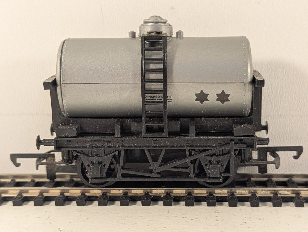 Hornby OO Gauge Esso 2-Star Tank Wagon Goods Wagon Esso Silver R127