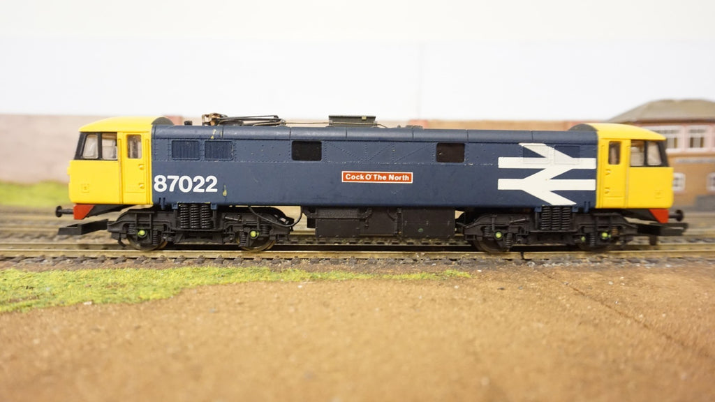Lima 205155 Class 87 No 87022 Cock O' The North in Large Logo Livery