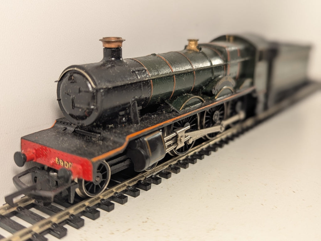 Hornby OO Gauge Class 4900 Hall Class 'Burton Hall' Steam Loco