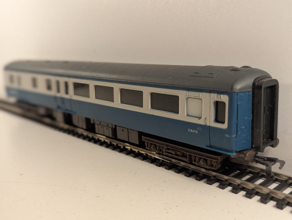 Airfix BR Mk2D Brake Second Open Coach OO Gauge