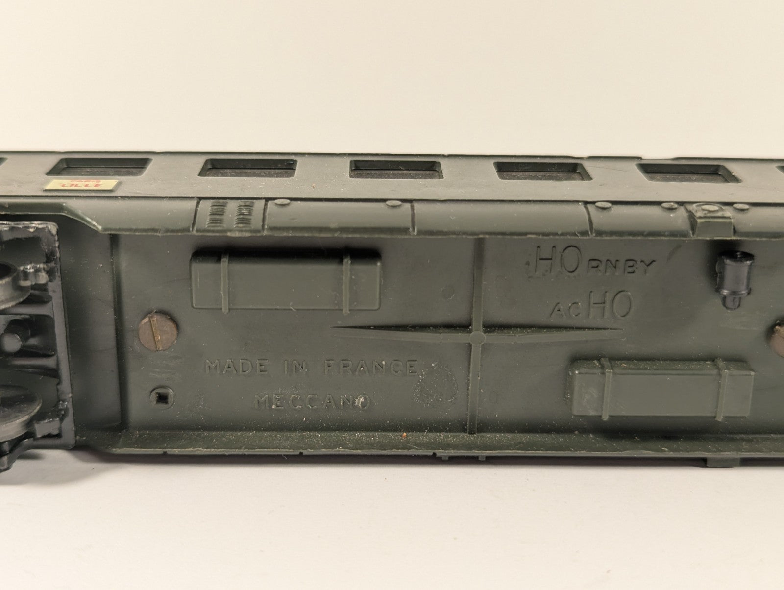 Hornby-Acho 733 HO Gauge SNCF 2nd Class Passenger Coach