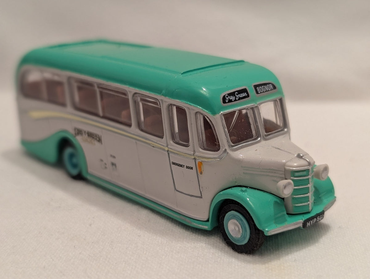 EFE 1:76 Scale Bedford OB Coach Die-cast Coach HYP 561 Grey-Green