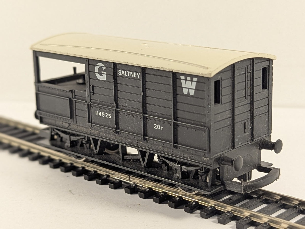 Hornby OO Gauge GWR 20 Ton Brake Van 'Saltney' 114925 GWR Grey R016