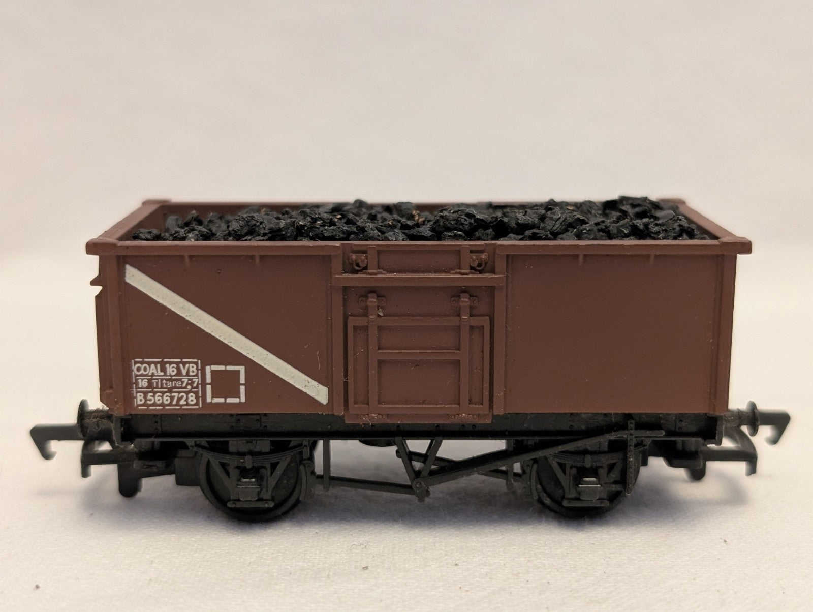 Mainline OO Gauge 16 Ton Steel Mineral Wagon Goods Wagon B566728 BR Brown