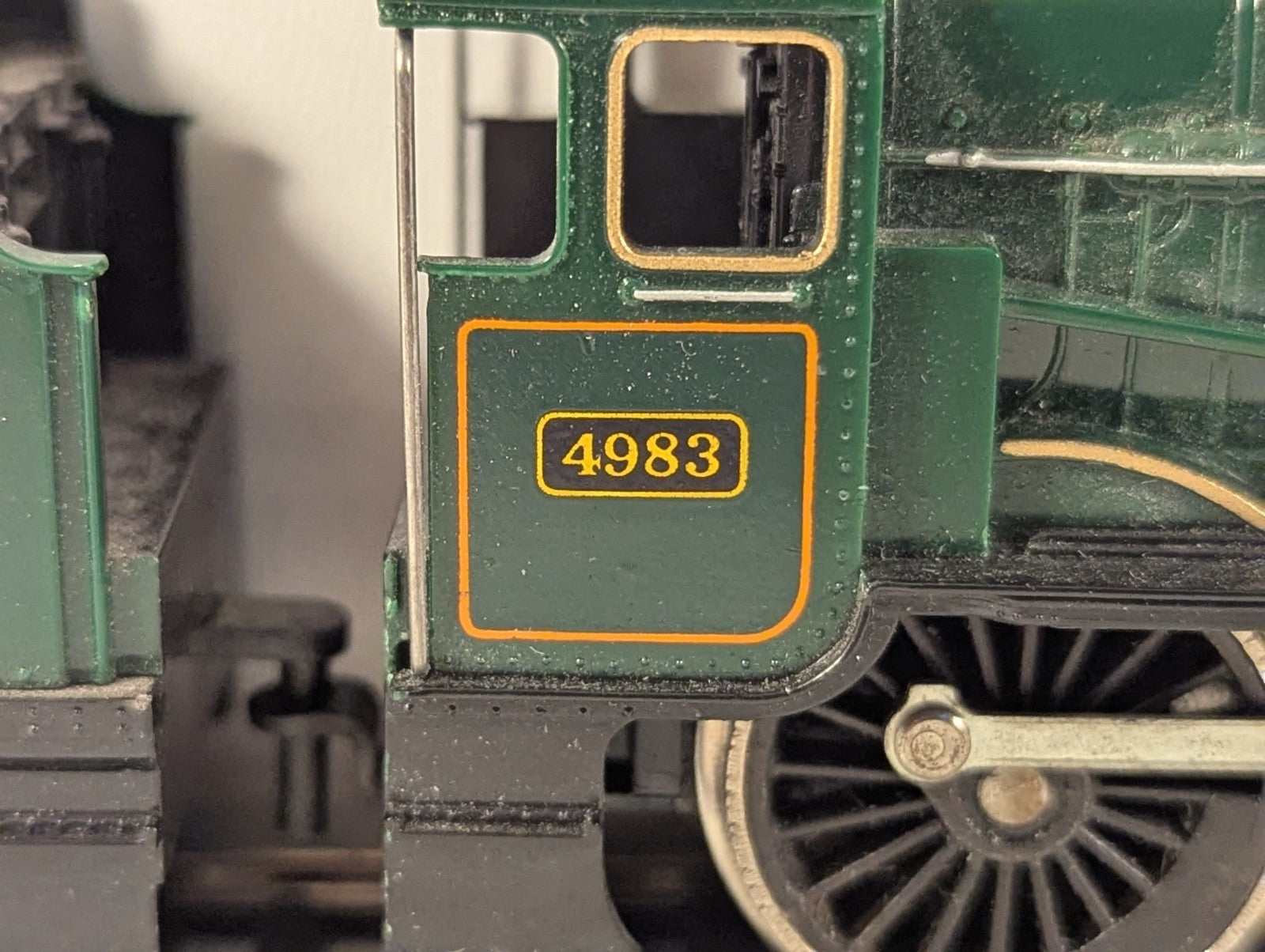 Cab side of Hornby OO Gauge Class 4900 Albert Hall steam locomotive 4983 in GWR green livery