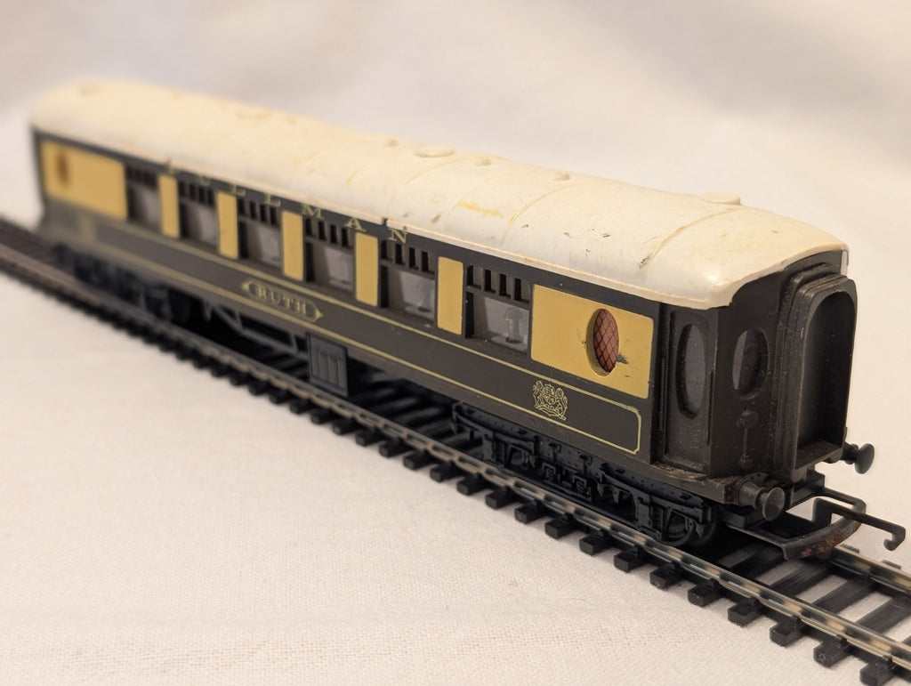 Tri-ang R228 OO Gauge Pullman Parlour Coach “Ruth”