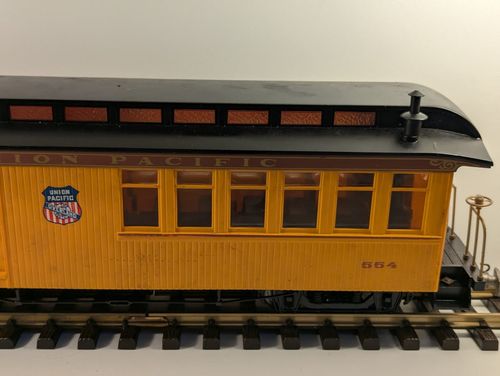 Bachmann Big Haulers G Scale Union Pacific Mail Passenger Car on O Gauge Wheels